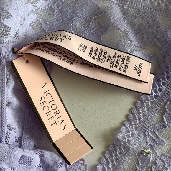 NWT VICTORIA’S SECRET LAVENDER THONG PANTIES W/STAR DETAIL - Picture 2 of 4